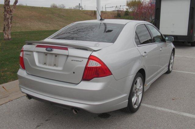 2010 ford fusion sport