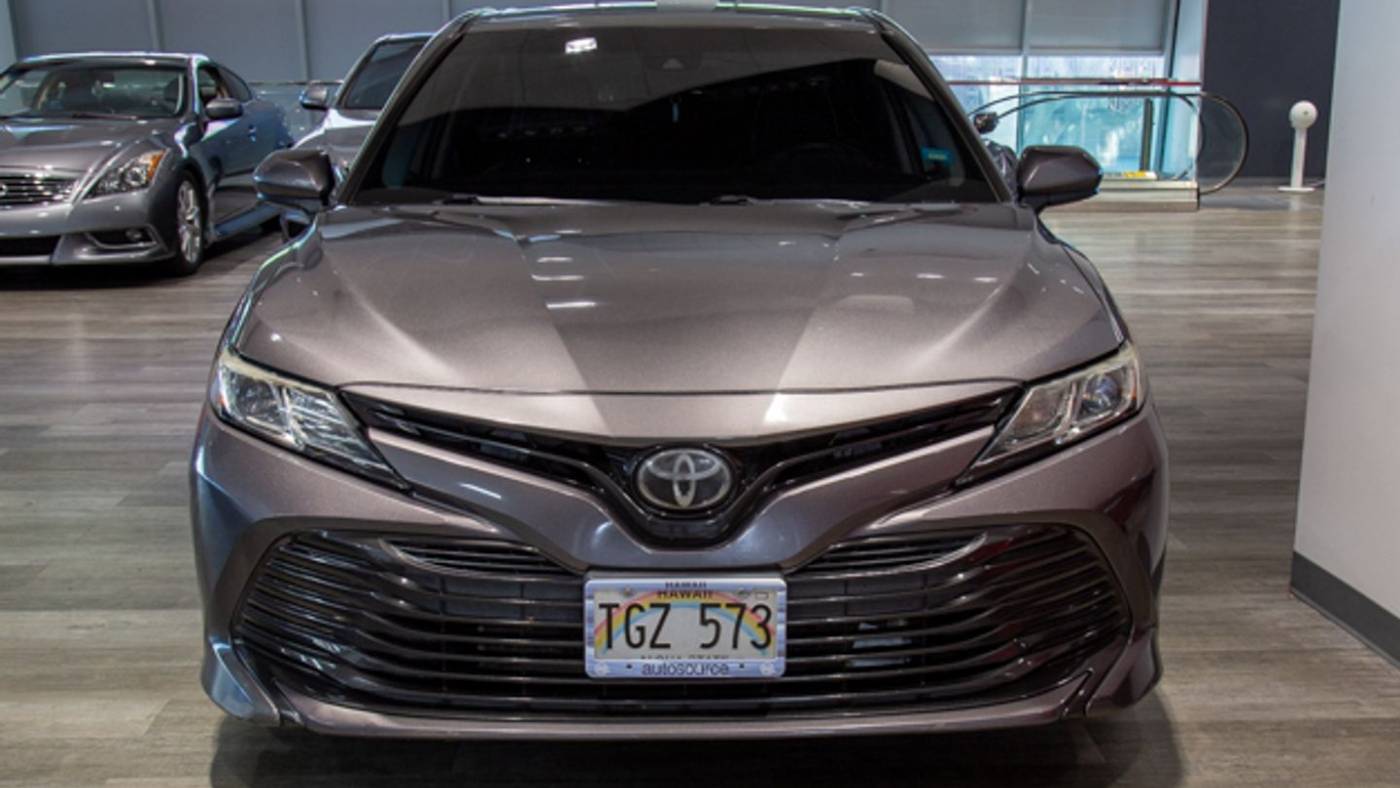 2018 toyota camry le