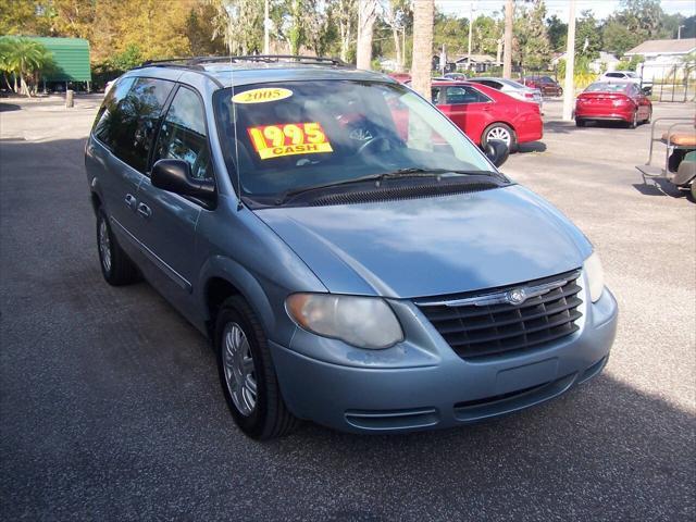 2005 chrysler town & country touring