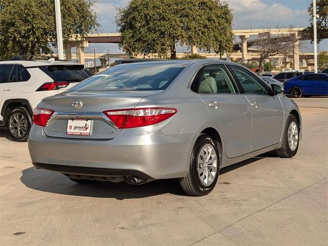2017 toyota camry le