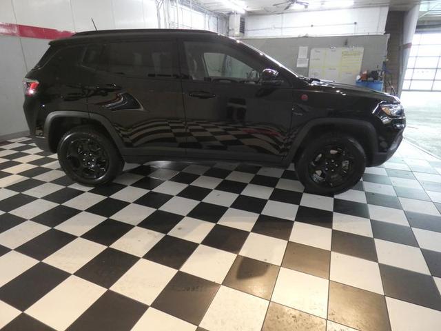 2023 jeep compass trailhawk