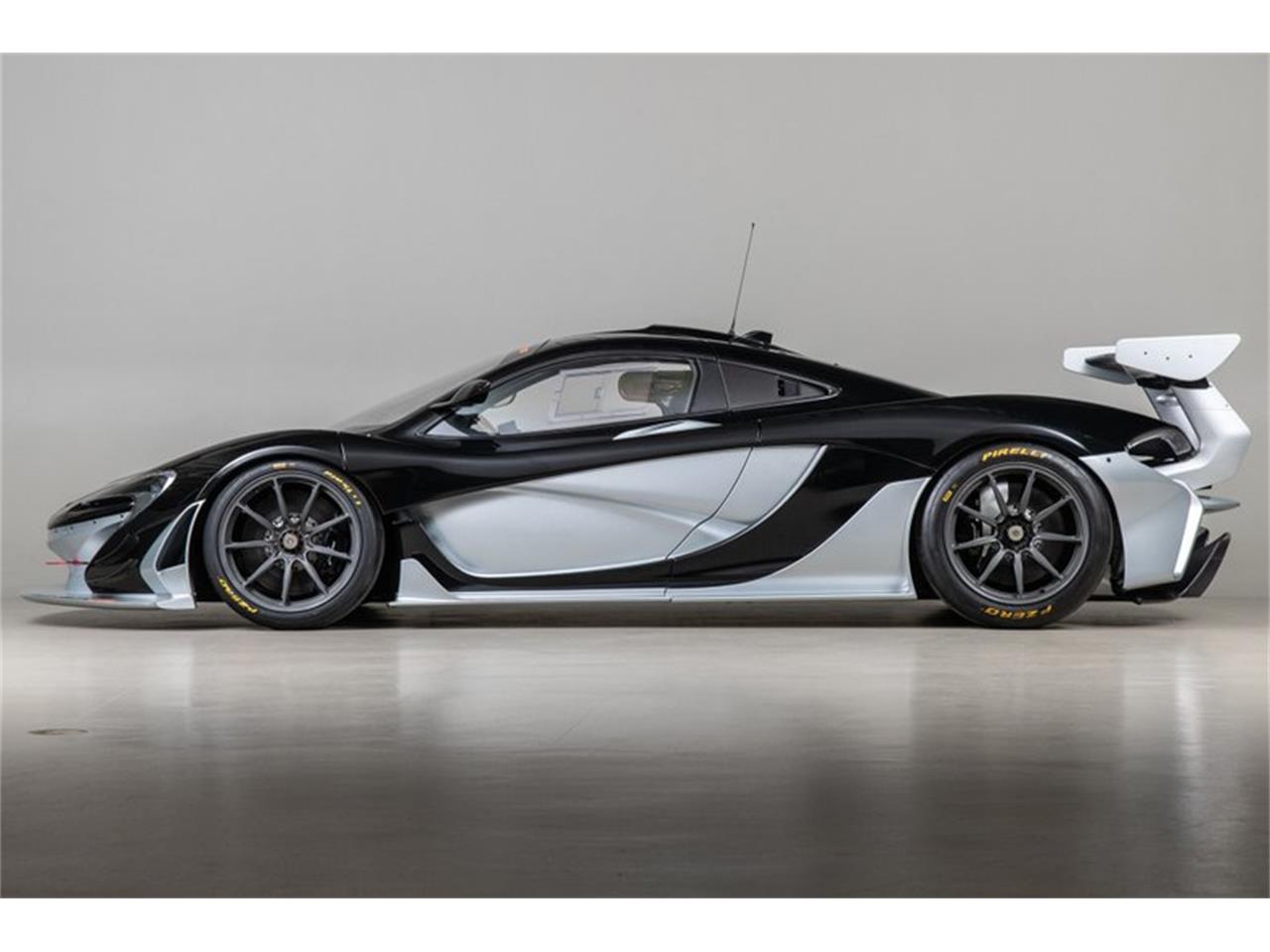 2016 mclaren p1
