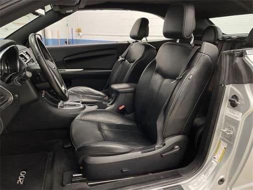 2011 chrysler 200 limited in plymouth, wisconsin