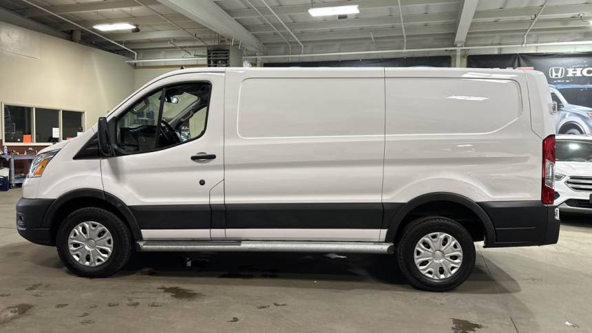 2022 ford transit 250