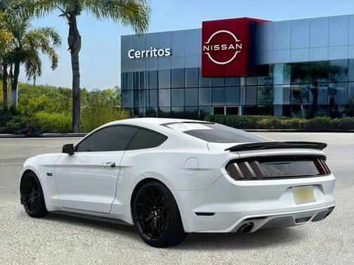 2017 ford mustang