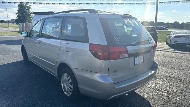 2005 toyota sienna ce