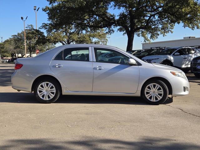 2010 toyota corolla le