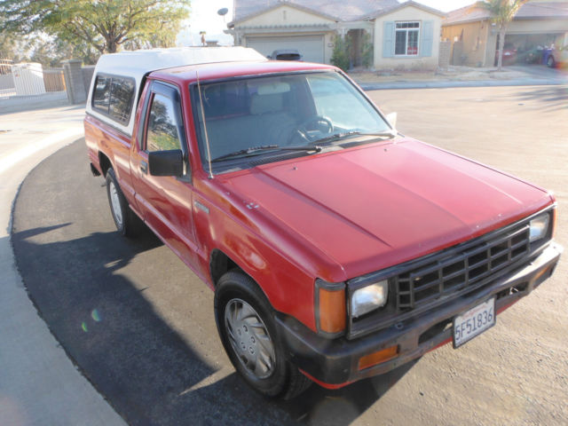 1988 mitsubishi mighty max pick-up truck + sleeper camper top
