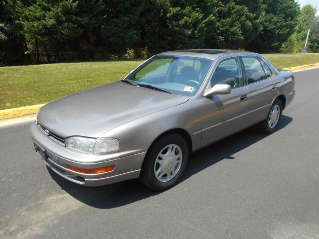 1993 toyota camry xle v-6 automatic with only 109,494 miles