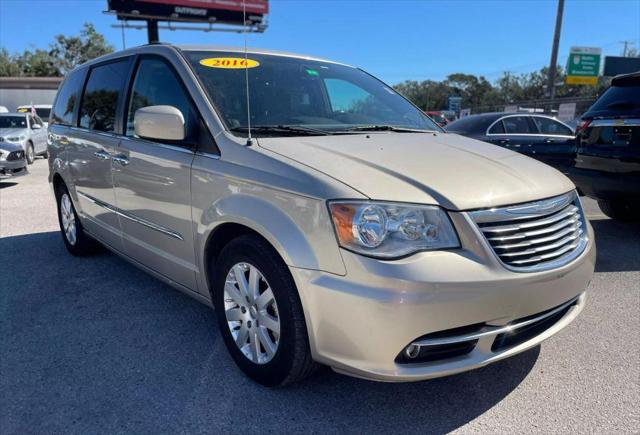 2016 chrysler town & country touring