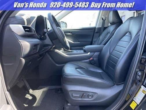 2022 toyota highlander xle in green bay, wisconsin