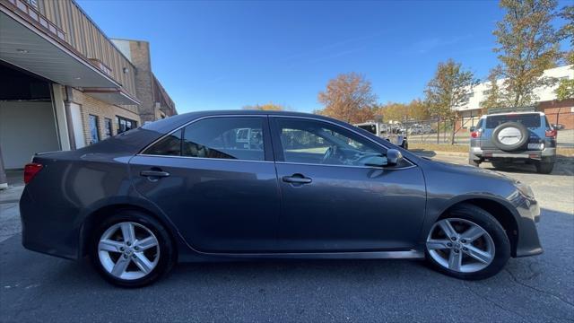 2012 toyota camry se