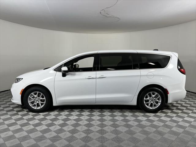 2023 chrysler pacifica touring