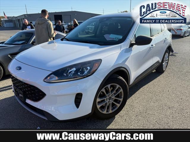 2022 ford escape se