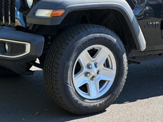2023 jeep gladiator sport s