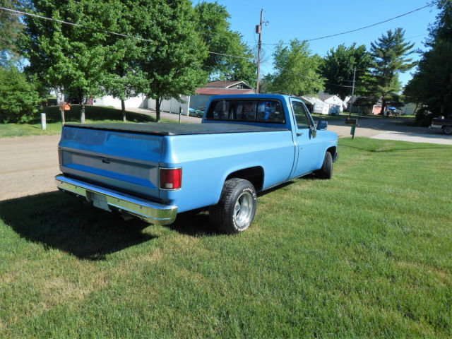 vortec 350 mild build 700r automatic trans,very nice driving truck