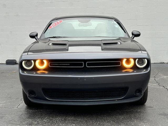 2023 dodge challenger sxt