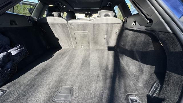 2021 volvo xc60 recharge plug-in hybrid t8 r-design