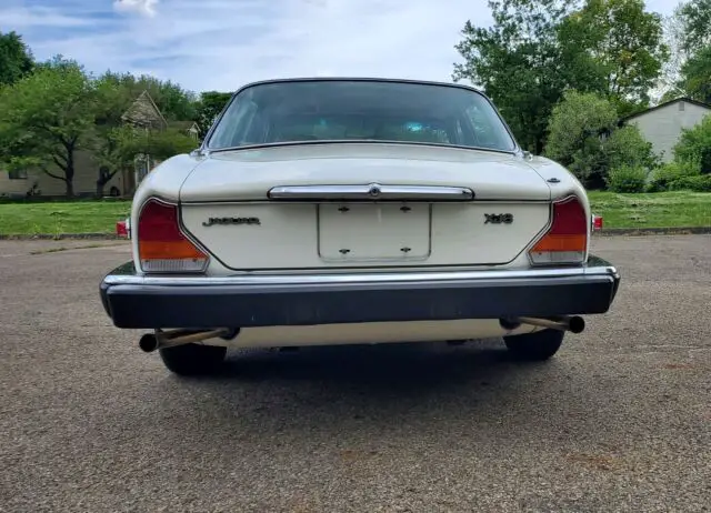 1983 jaguar xj6 sedan white rwd automatic