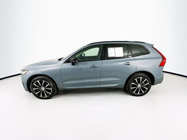2024 volvo xc60 b5 plus dark theme