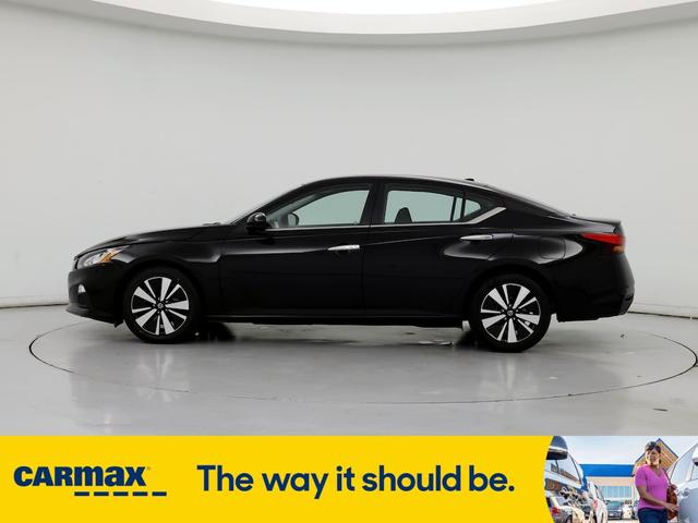 2022 nissan altima sv