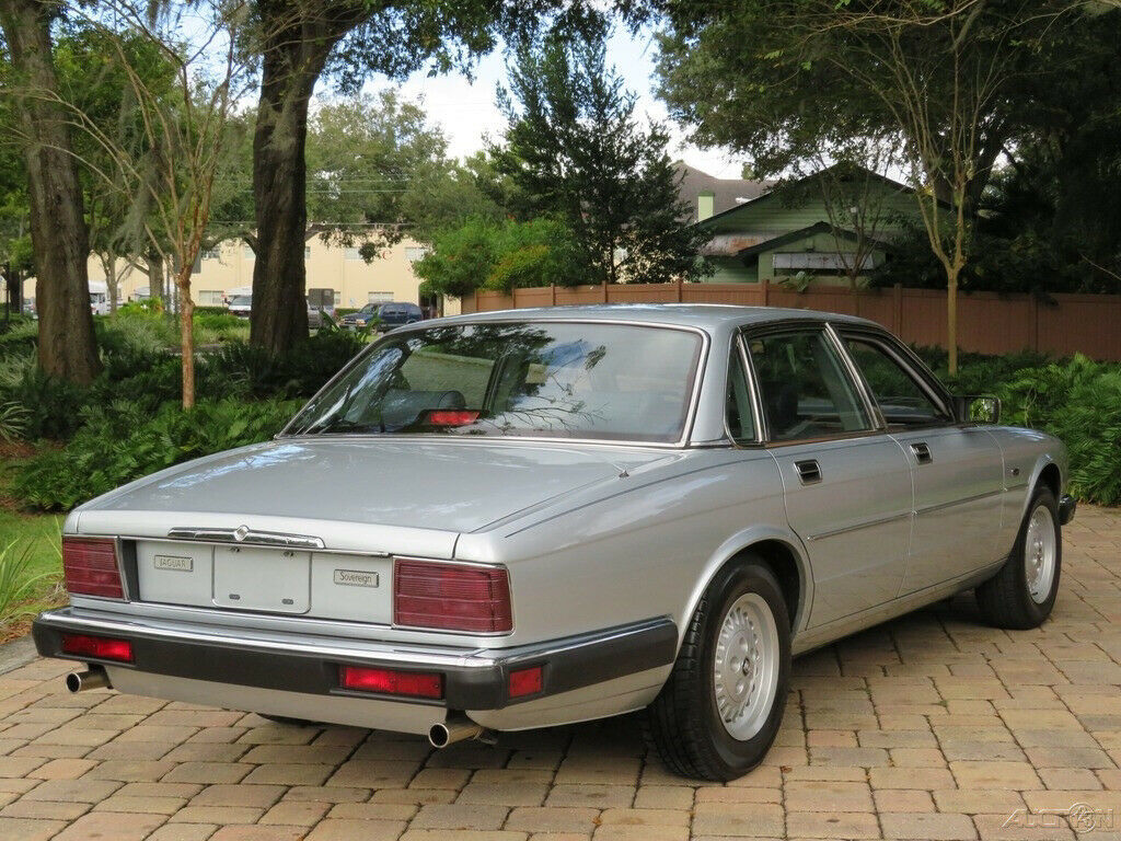 original spectacular just 29ks from new 1992 jaguar xj6 sovereign 4.0l i6 a/c
