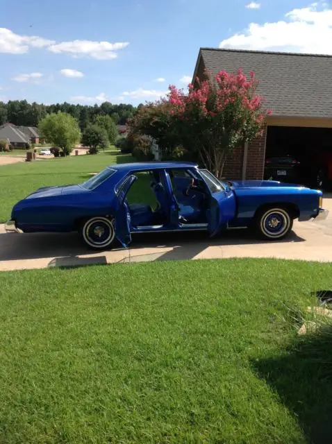 chevy impala 1975 donk custom interior, digital dash with suicide doors