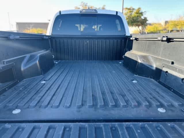 2018 toyota tacoma sr5