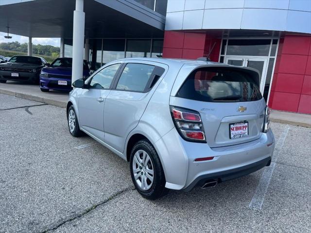 2020 chevrolet sonic fwd hatchback 1fl 5-door