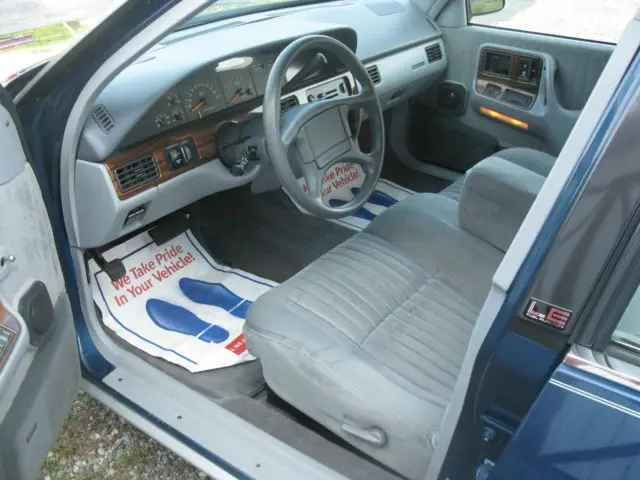 1990 pontiac bonneville le sedan 4-door 3.8l