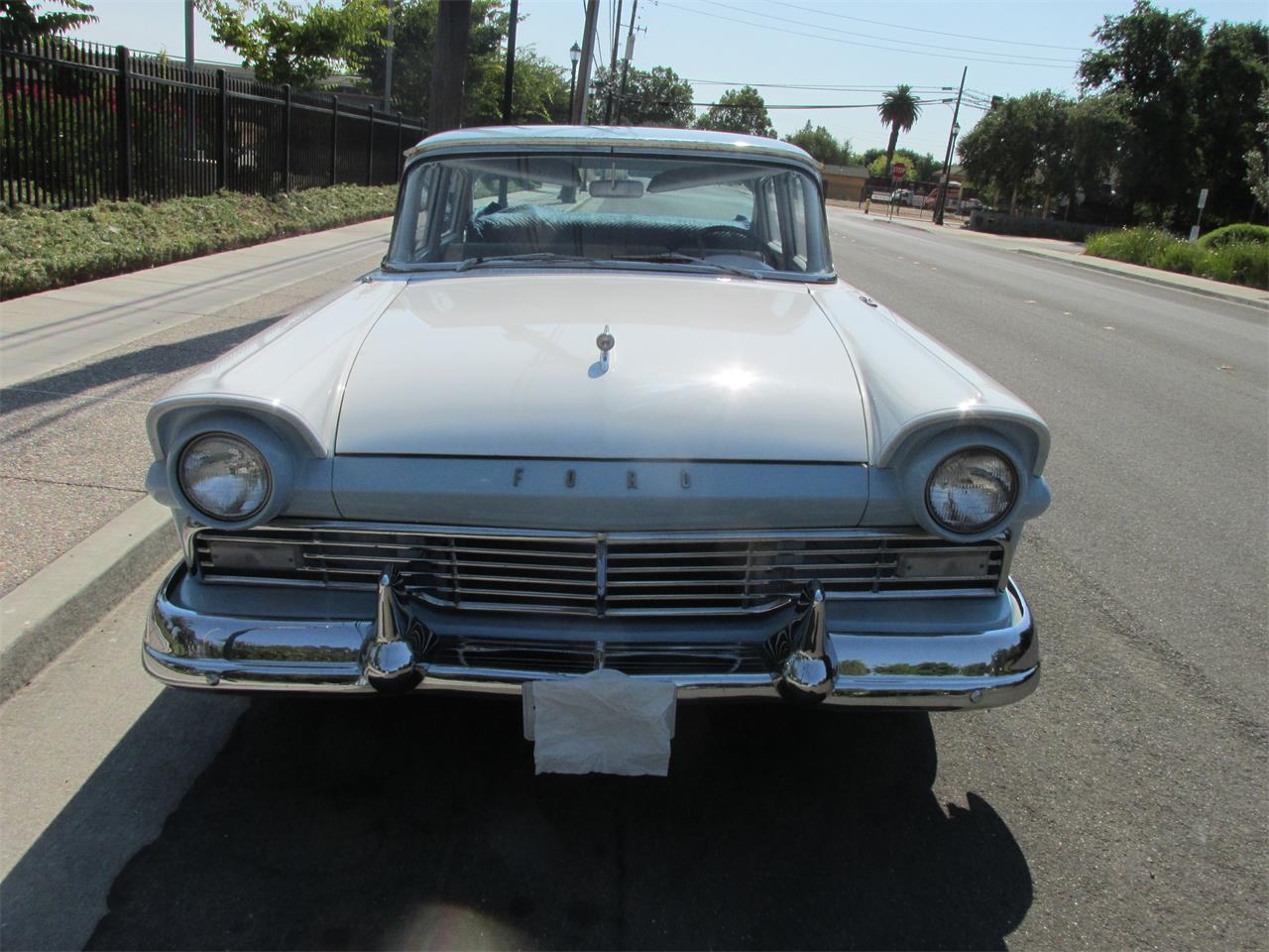ford custom 300 blue / white