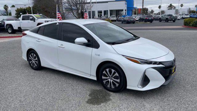 2021 toyota prius prime le