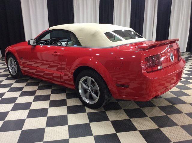 2005 ford mustang gt