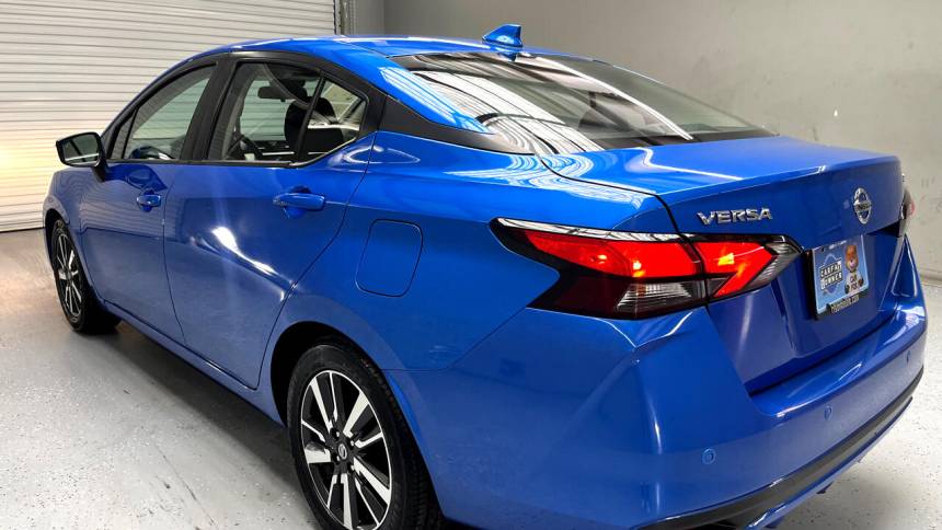 2021 nissan versa sv