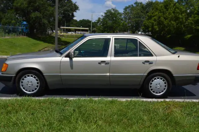 1993 mercedes 300e 1 owner carfax no rust rare find make offer car is amazing!!