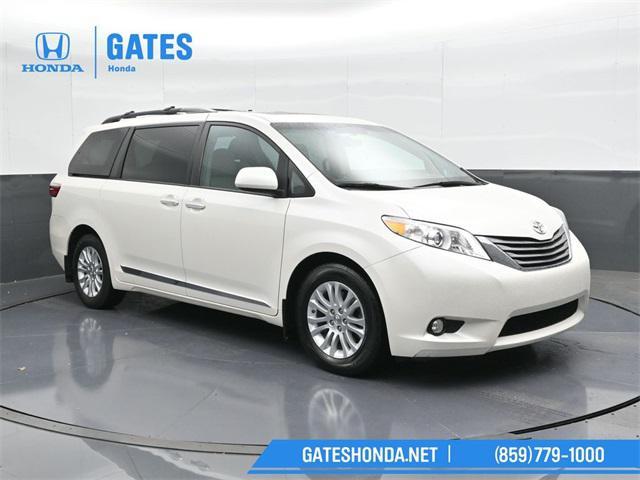 2017 toyota sienna xle