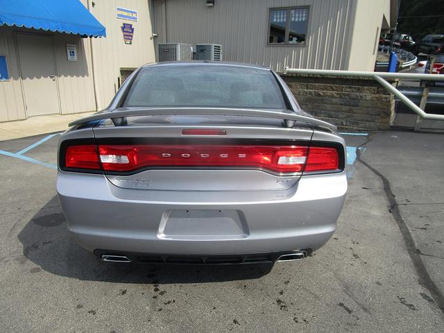 2014 dodge charger sxt