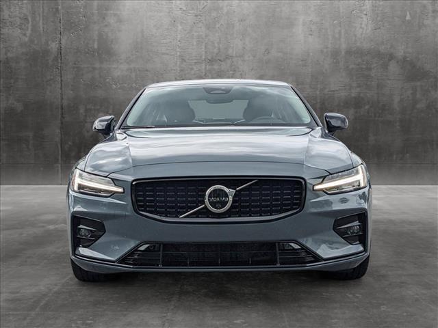 2024 volvo s60 b5 plus dark theme