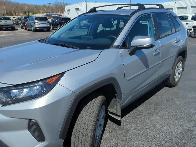 2021 toyota rav4 le