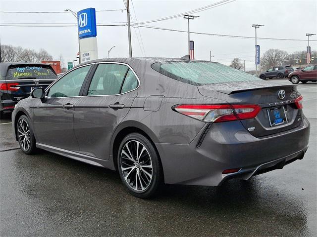 2019 toyota camry se