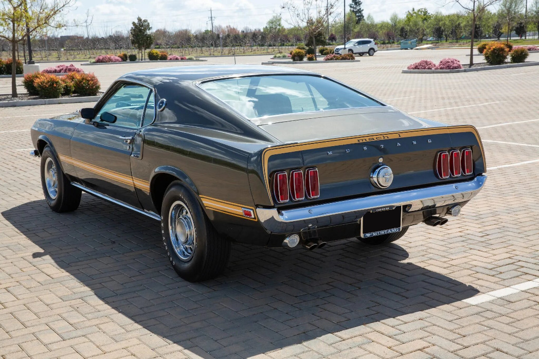 ford mustang mach 1