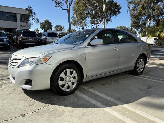 2011 toyota camry le