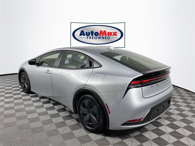 2023 toyota prius le