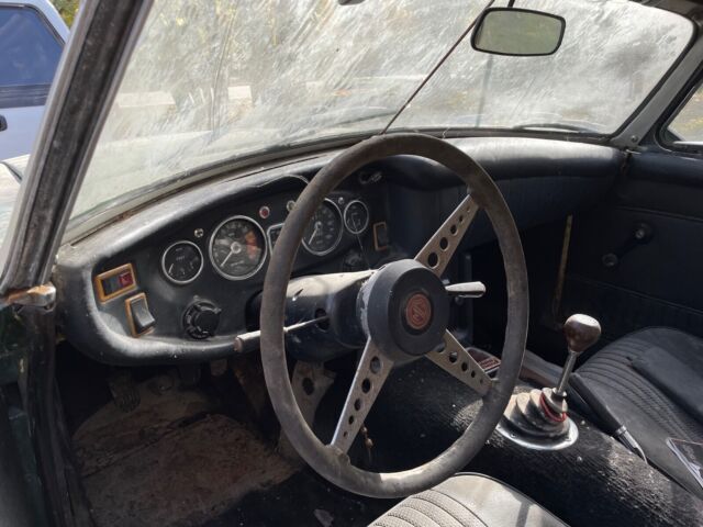 1970 mg mgb convertible green rwd manual