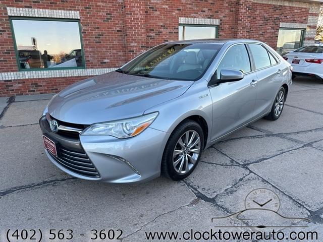 2017 toyota camry hybrid le