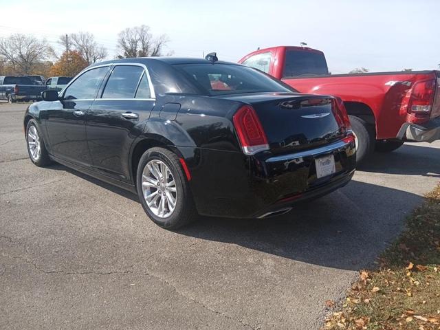 2016 chrysler 300c base