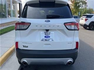 2022 Ford Escape titanium