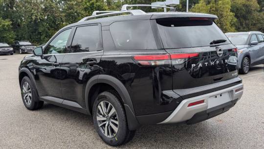 2024 Nissan se