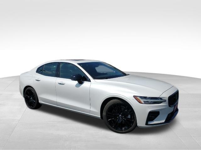 2024 volvo s60 b5 plus black edition