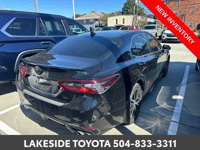 2024 toyota camry se